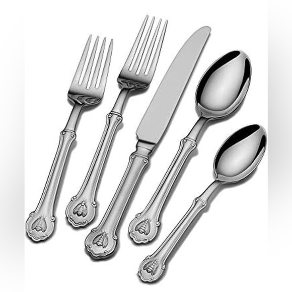 Towle Wallace Napoleon Bee Flatware Service For Eight - Picture 2 of 2